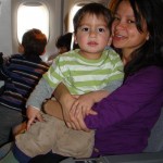Josete und Gabriel im Flugzeug